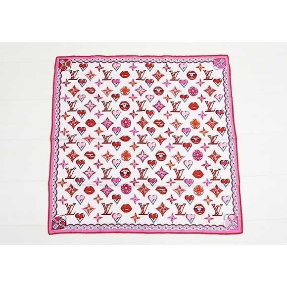 Louis Vuitton Lucky Scarf Monogram - Picture 2 of 3